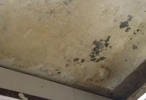 润州阳台漏水维修公司分享下润州卫生间渗水维修需要注意哪些问题。